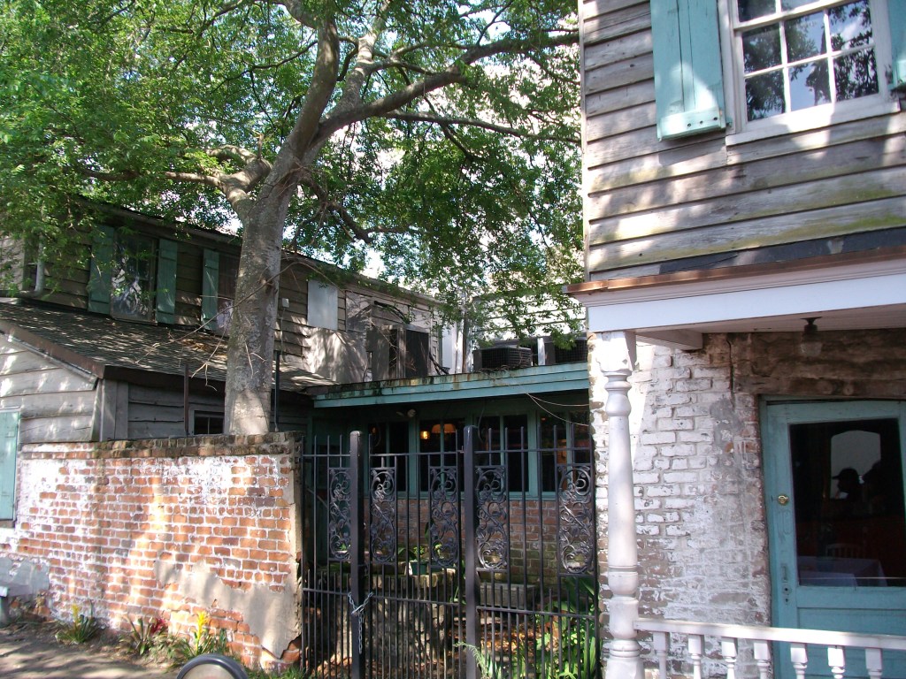 This is turned into a restaurant and has it's own ghost tour